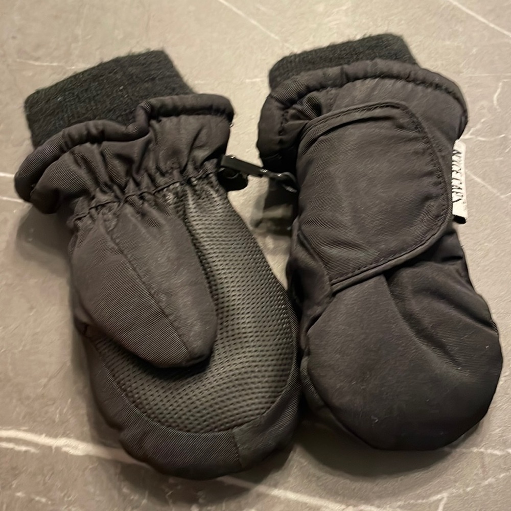 Winter gloves/mittens for infant